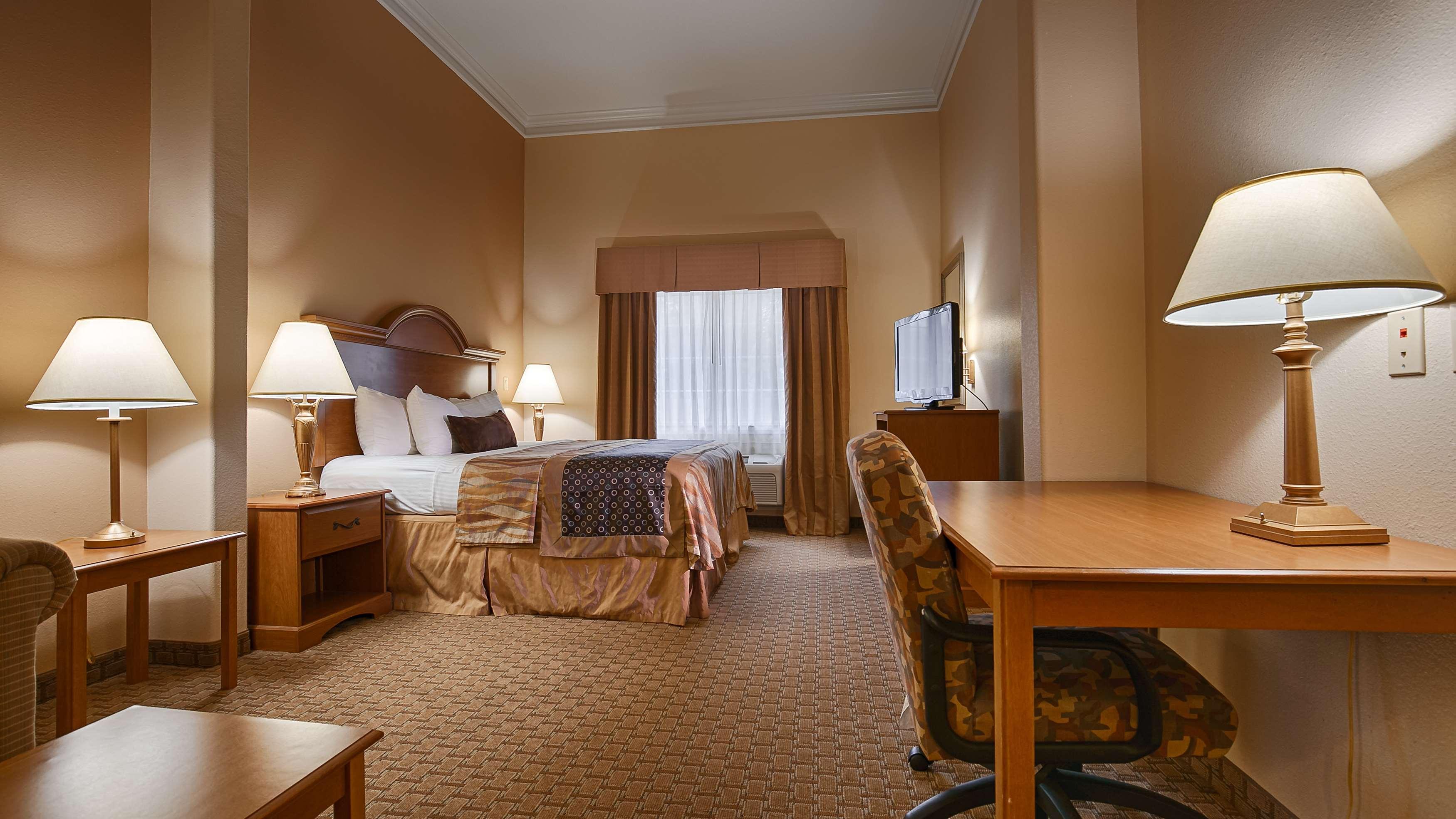 Best Western Plus New Caney Inn & Suites Exteriér fotografie