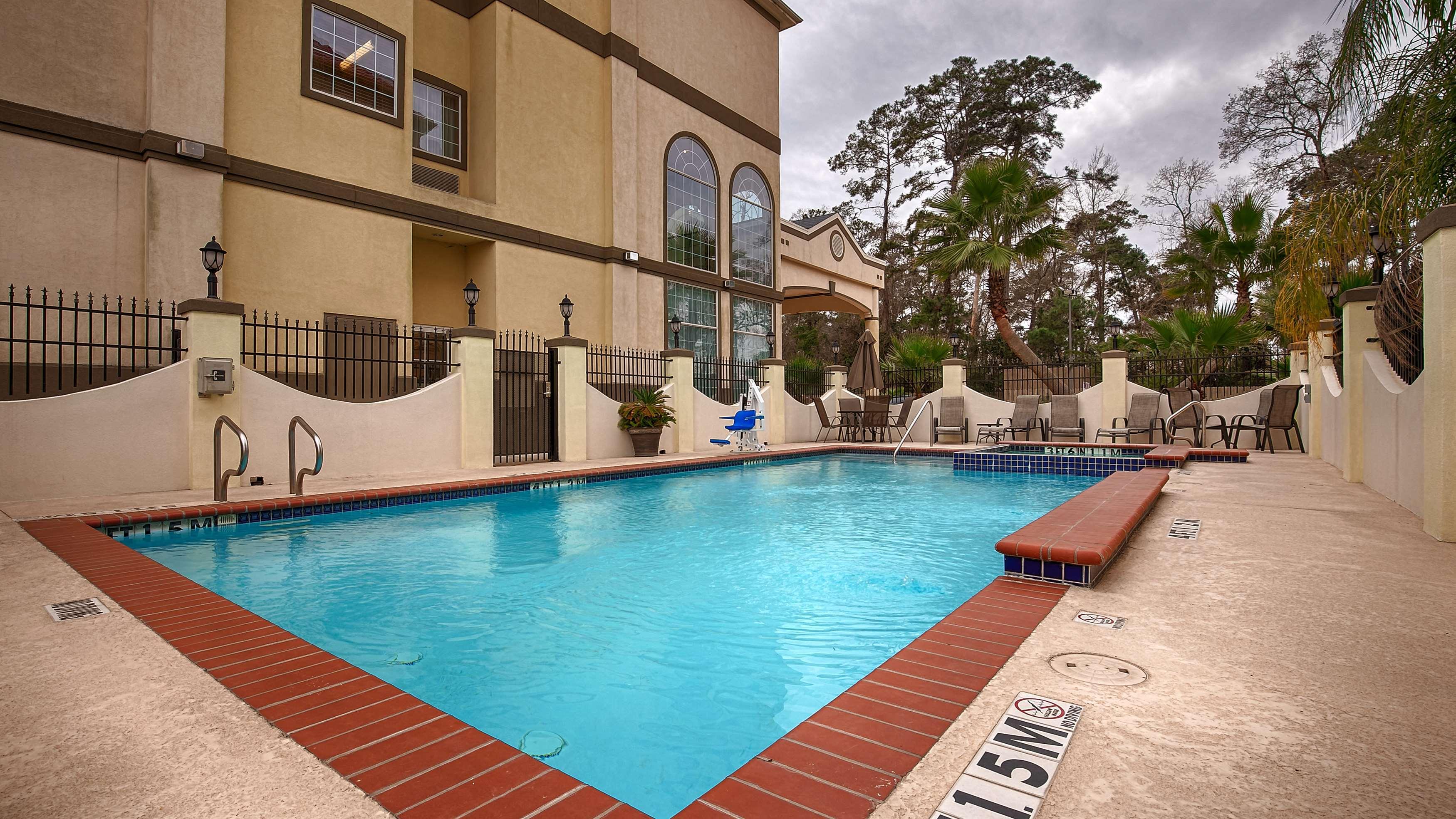 Best Western Plus New Caney Inn & Suites Exteriér fotografie