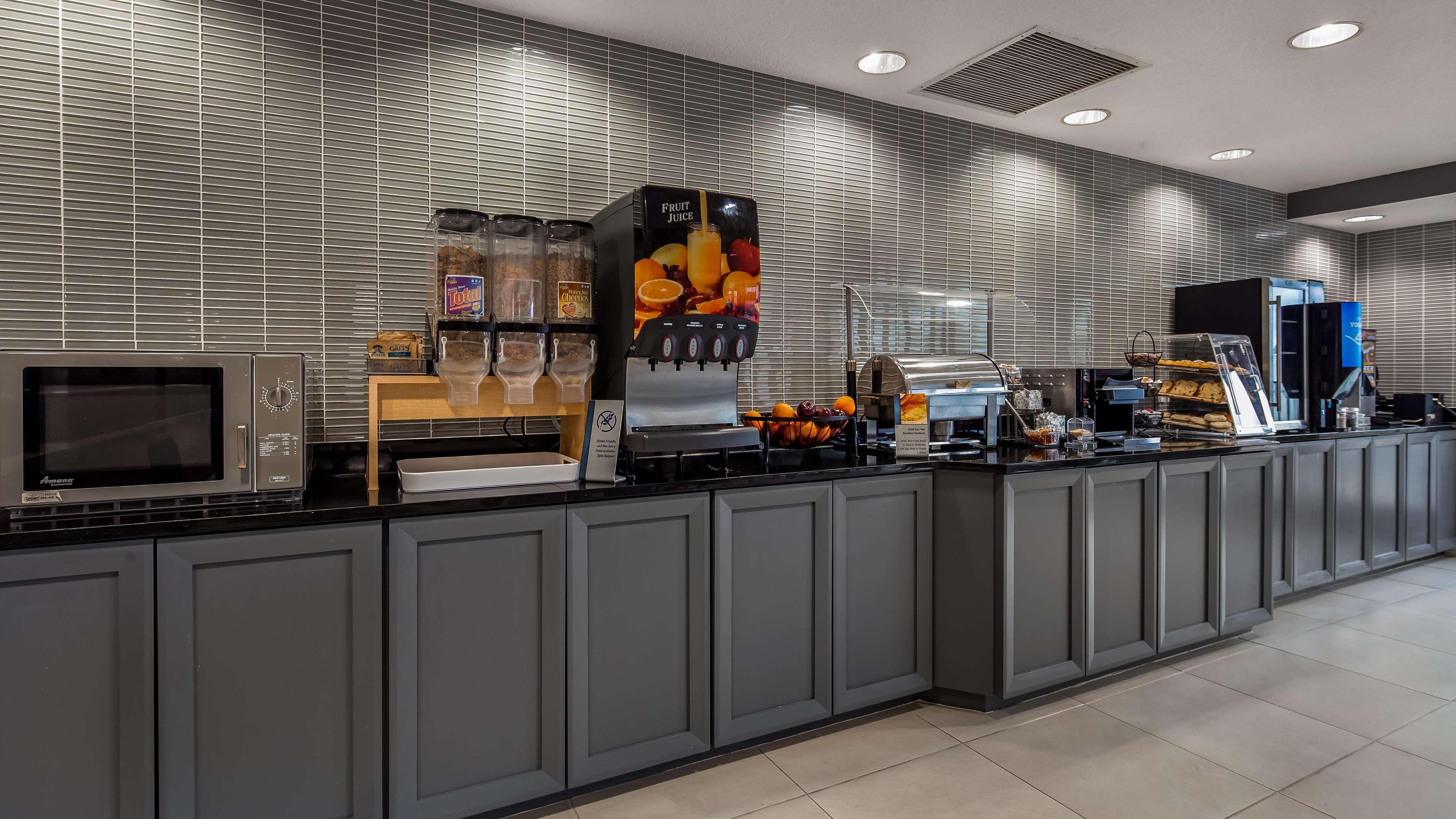 Best Western Plus New Caney Inn & Suites Exteriér fotografie