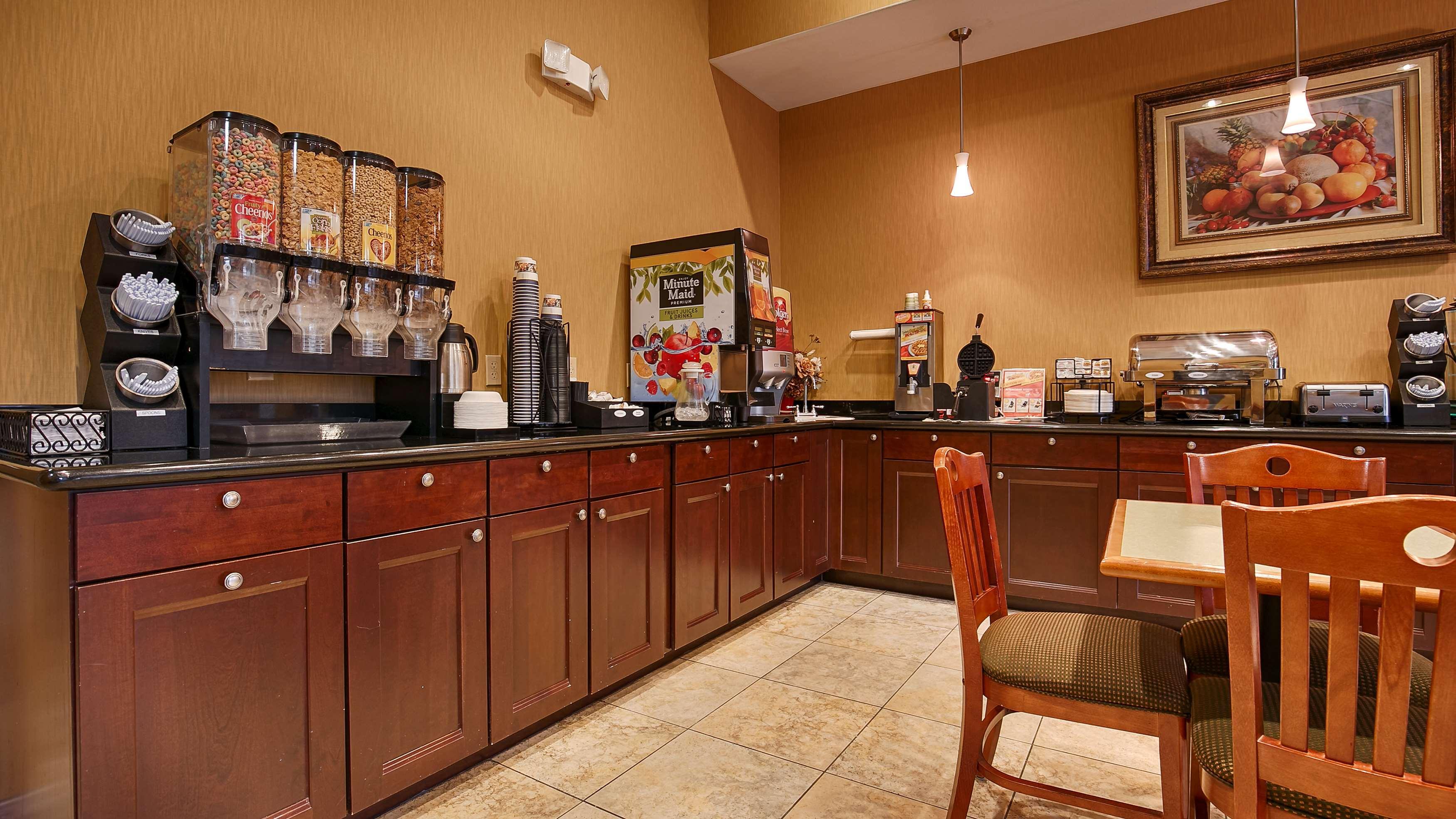 Best Western Plus New Caney Inn & Suites Exteriér fotografie